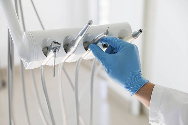Professional Wisdom Tooth Removal technician working in San Castle, FL